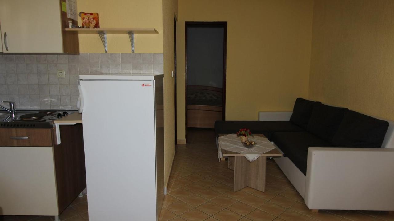 Apartments Grzetic Malinska Exterior foto